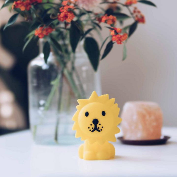 Lion Bundle of Light Mini Lamp