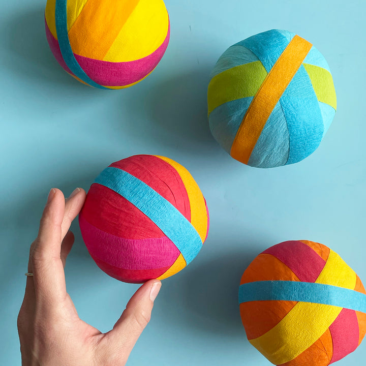 Deluxe Circus Surprise Ball