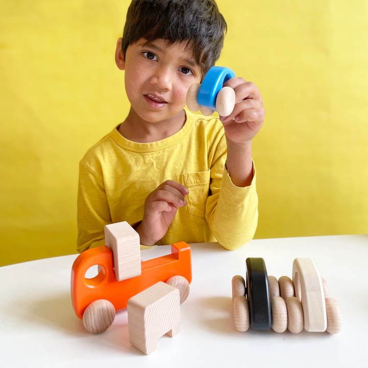 Wood Cargo Truck With Blocks