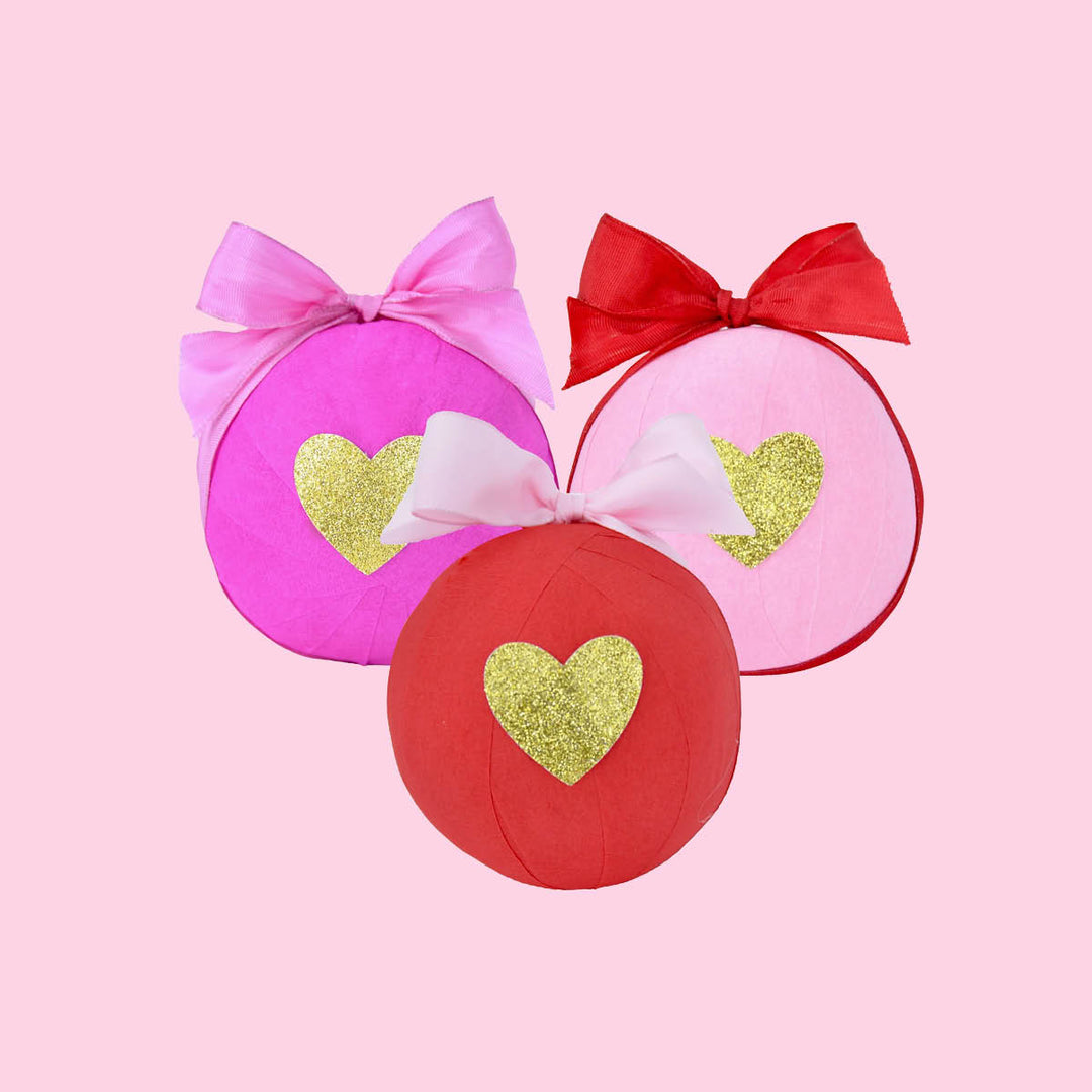 Deluxe Glitter Heart Surprise Ball