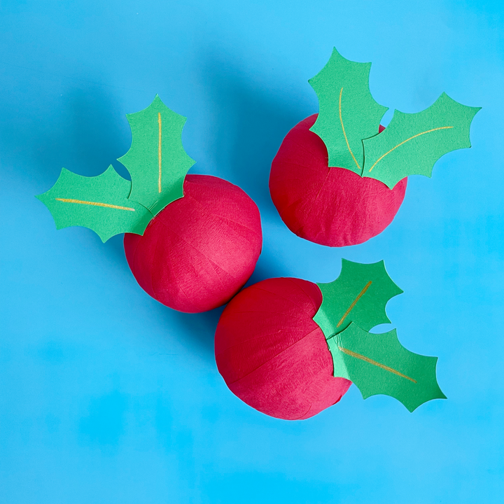 Holly Berry Surprise Ball