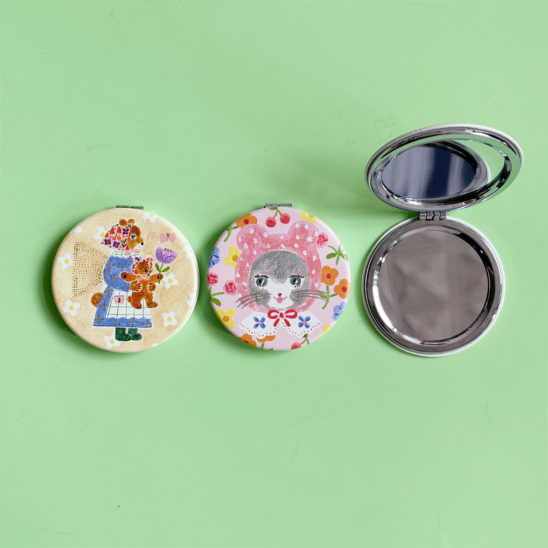 Aiko Fukawa Mirror Compact