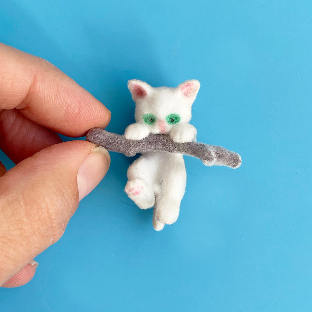 Tiny Flocked Hang in There Cats