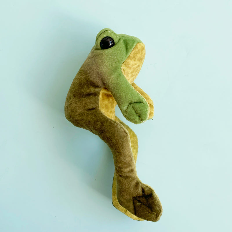 Sitting Frog Finger Puppet