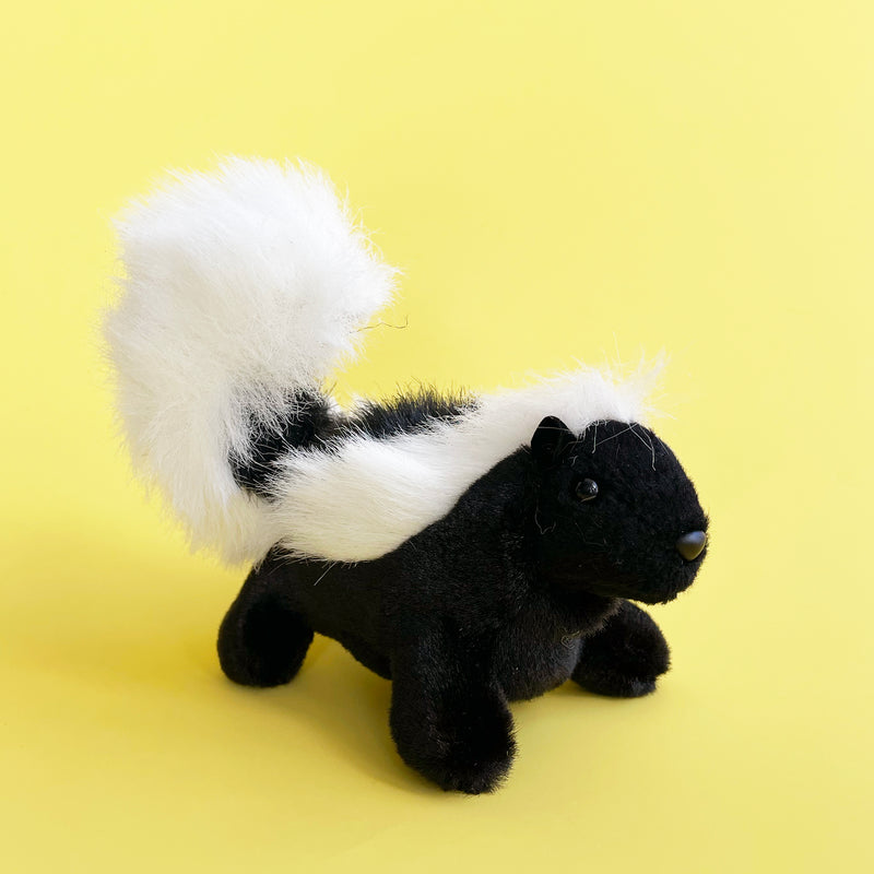 Fuzzy Skunk Finger Puppet