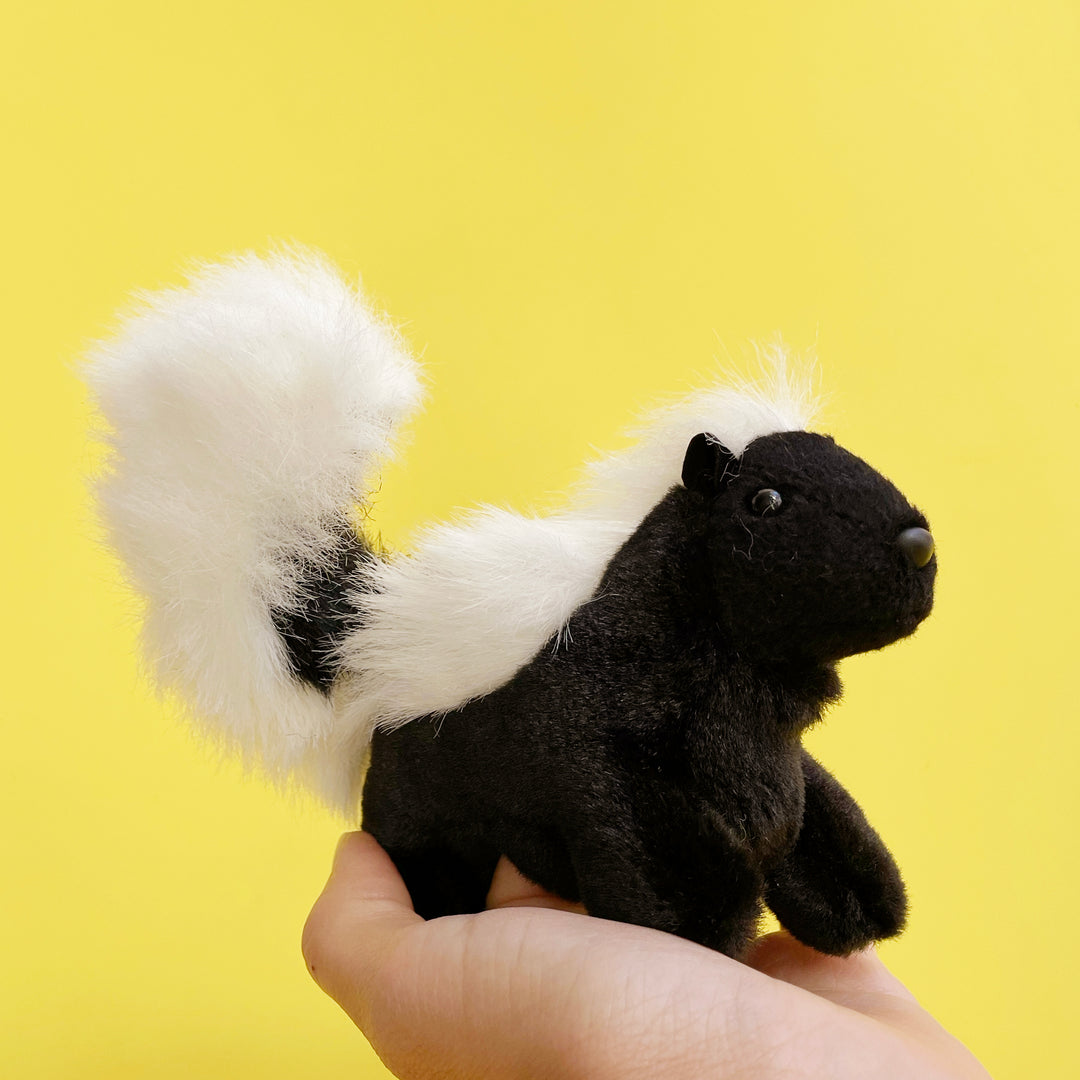 Fuzzy Skunk Finger Puppet