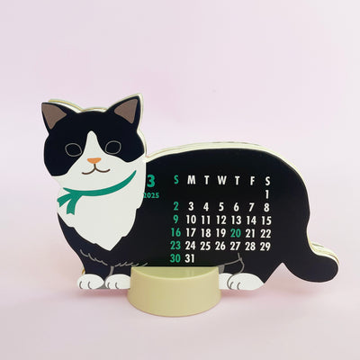 Munchkin Cat Desktop Calendar 2025