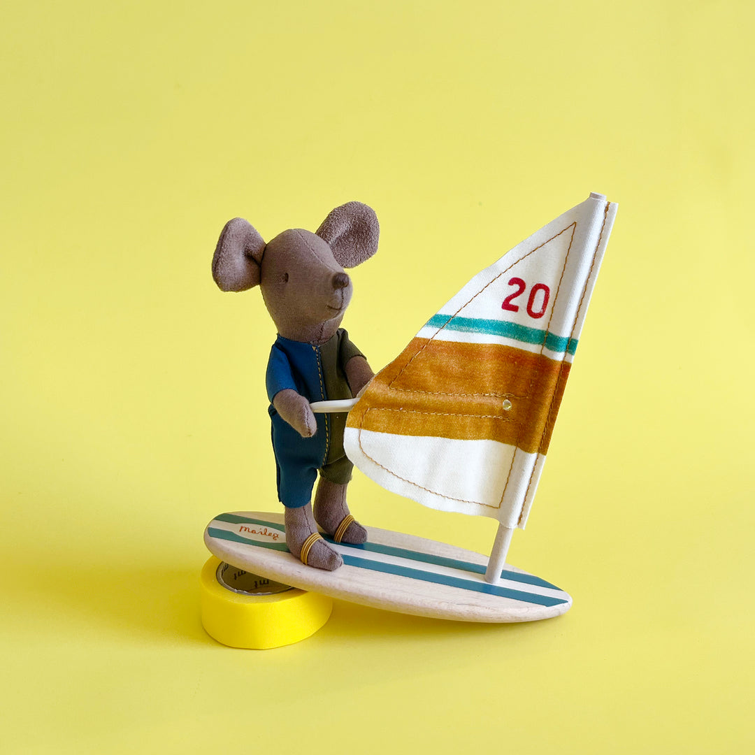 Surfer Mouse