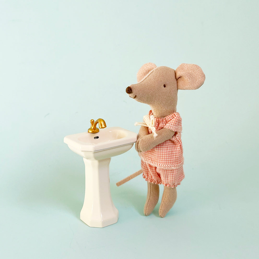 Mini Pedestal Sink