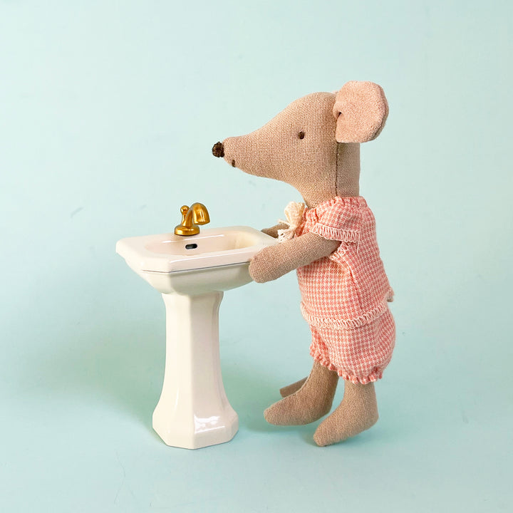 Mini Pedestal Sink