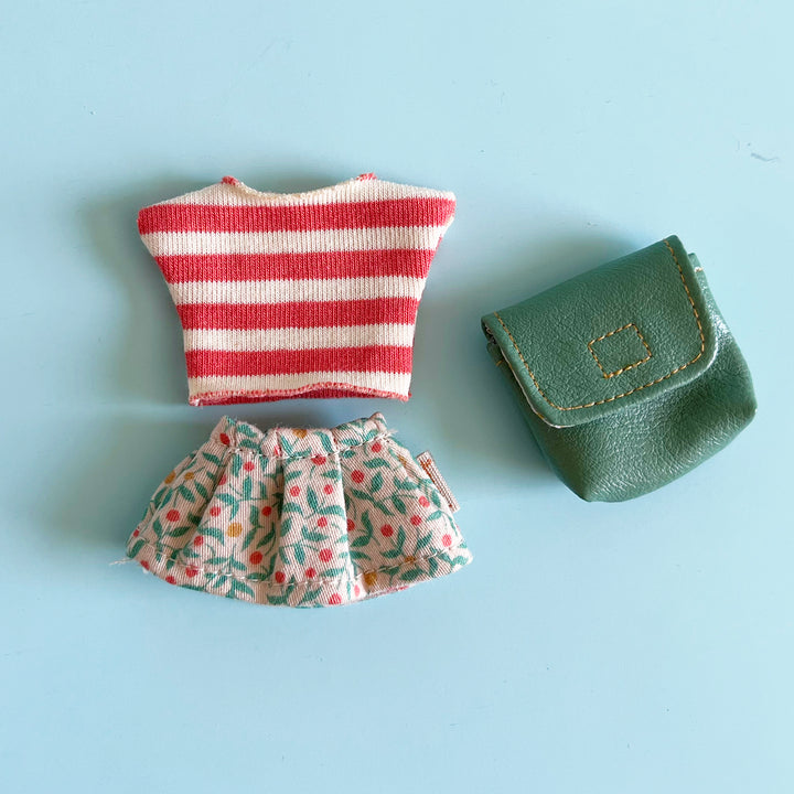 Big Sister Spring Outfit and Backpack
