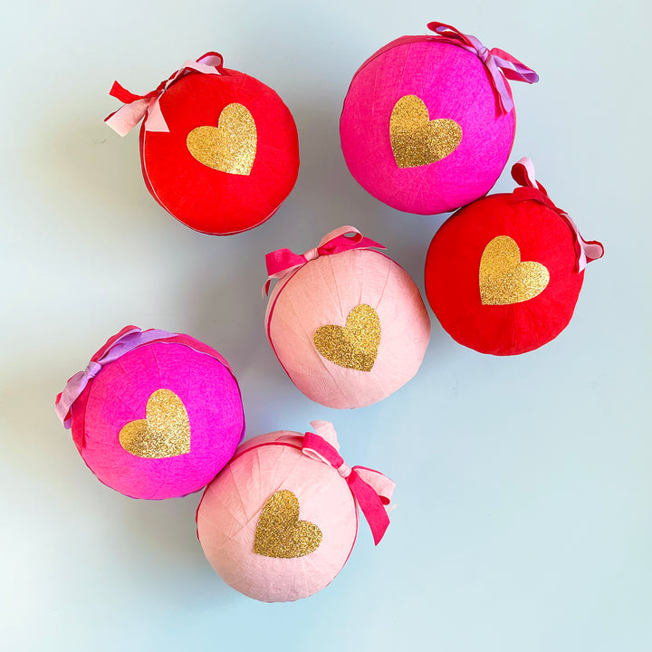 Deluxe Glitter Heart Surprise Ball